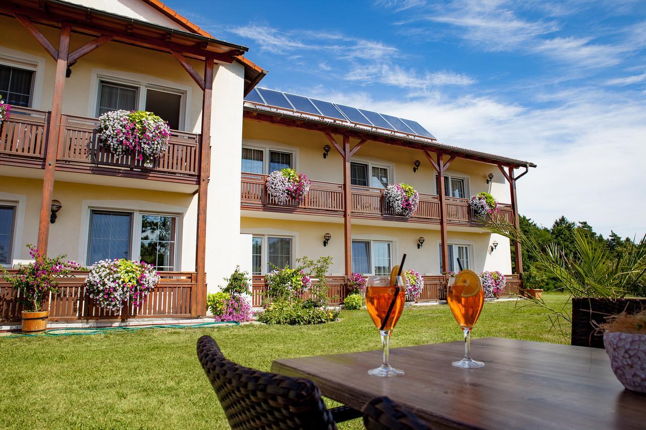 Hotel-Restaurant Teuschler-Mogg Bad Waltersdorf Inklusiv Genusscard Εξωτερικό φωτογραφία